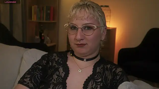 Ximenna Cruz online show from December 5, 12:19 am