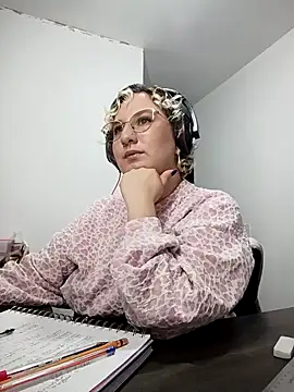 Ximenna Cruz online show from April 29, 12:37 am