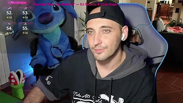 Snapshot of Gil_gamesh90 chatting on September 8, 2:38 pm Gil gamesh90 online show from September 8, 2:38 pm