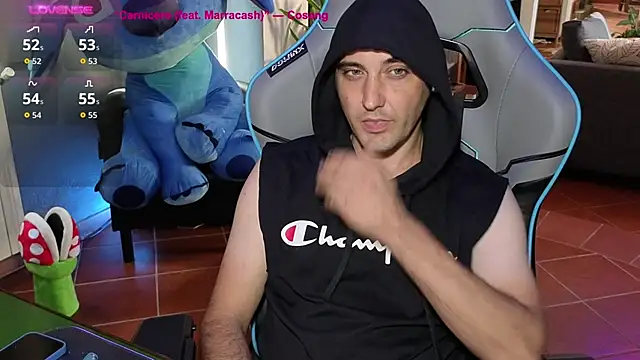 Snapshot of Gil_gamesh90 chatting on September 15, 9:31 am Gil gamesh90 online show from September 15, 9:31 am