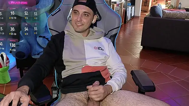 Snapshot of Gil_gamesh90 chatting on October 1, 11:16 am Gil gamesh90 online show from October 1, 11:16 am