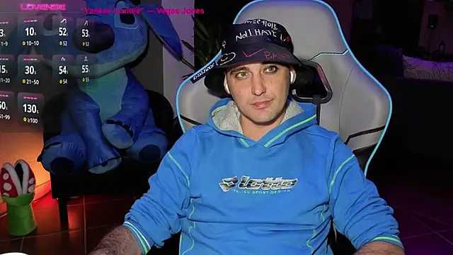 Snapshot of Gil_gamesh90 chatting on October 31, 4:08 pm Gil gamesh90 online show from October 31, 4:08 pm