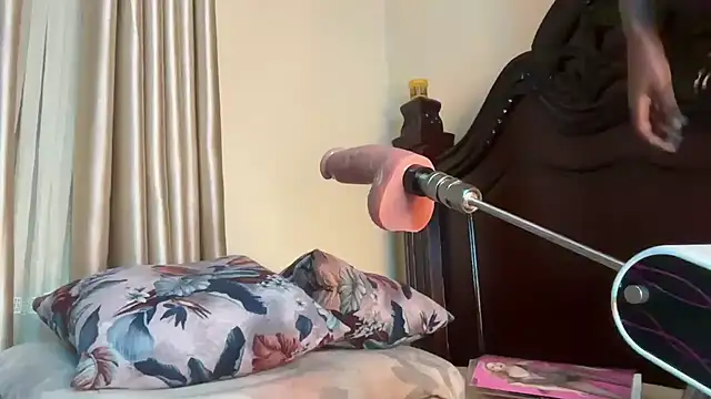 Snapshot of SexyAudreyFuck chatting on February 27, 5:15 pm SexyAudreyFuck online show from February 27, 5:15 pm