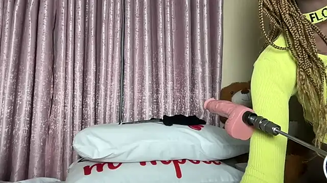 Snapshot of SexyAudreyFuck chatting on September 9, 9:14 pm SexyAudreyFuck online show from September 9, 9:14 pm