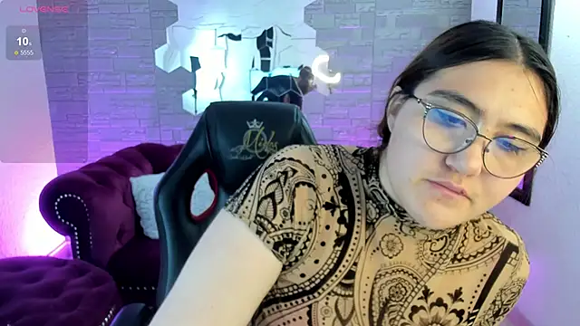 conniejames m online show from November 15, 12:34 pm