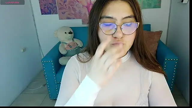 conniejames m online show from May 16, 10:01 am