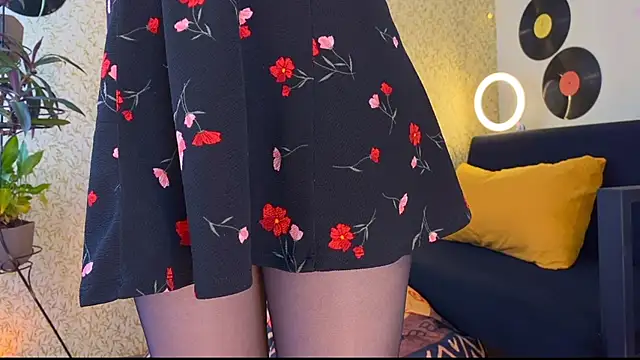 EmmyAmbros online show from March 3, 9:55 am