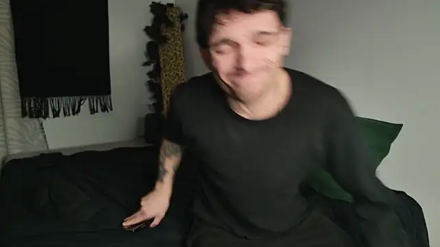 JackDesFeux online show from February 14, 8:00 am