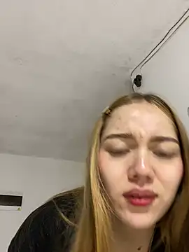 Snapshot of melody-dy chatting on January 17, 10:56 pm melody-dy online show from January 17, 10:56 pm