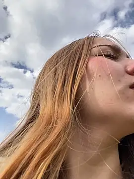 Snapshot of melody-dy chatting on February 20, 8:03 pm melody-dy online show from February 20, 8:03 pm