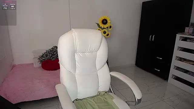 ana milf online show from December 26, 10:31 pm