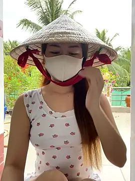 BabyThree  online show from October 30, 8:38 am