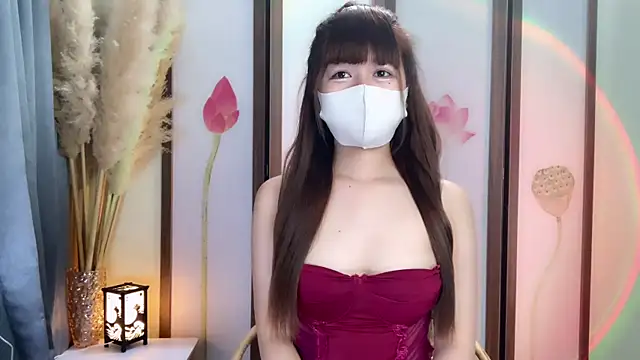BabyThree  online show from July 18, 2:10 pm