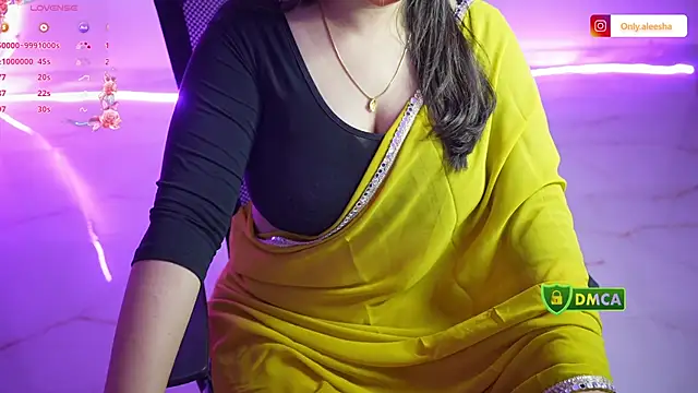 Snapshot of only_aleesha chatting on November 3, 5:14 pm only aleesha online show from November 3, 5:14 pm