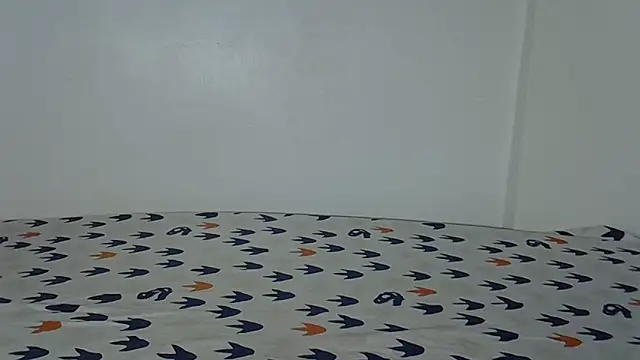 laetitia  online show from April 5, 9:23 pm