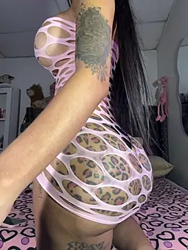 Snapshot of saragill323 chatting on November 9, 12:31 am saragill323 online show from November 9, 12:31 am