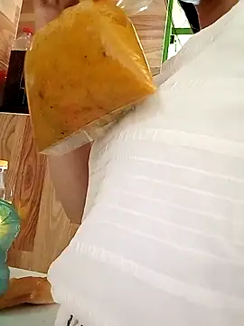 Snapshot of NgocQuyen2K chatting on March 4, 5:32 am NgocQuyen2K online show from March 4, 5:32 am