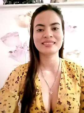 Snapshot of NgocQuyen2K chatting on March 22, 5:28 am NgocQuyen2K online show from March 22, 5:28 am