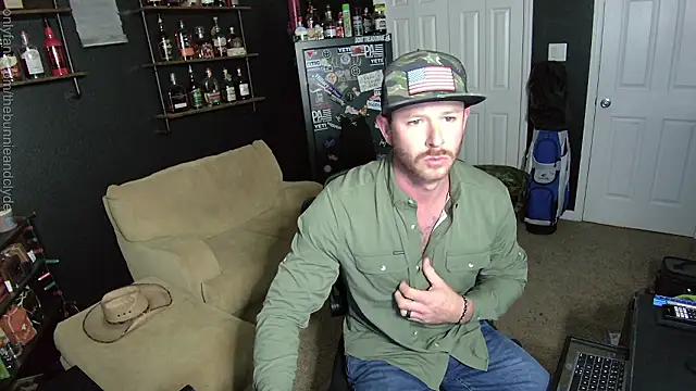 chillinthemosttt online show from December 3, 4:14 am