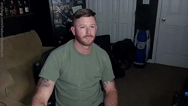 chillinthemosttt online show from December 11, 4:07 am