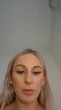 Liana Lou online show from January 19, 1:44 pm