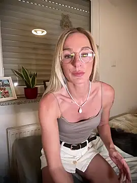 Liana Lou online show from April 24, 12:18 pm