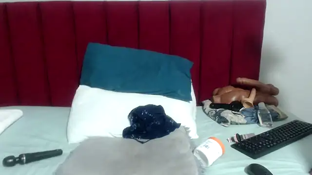 Mochabae online show from October 7, 1:30 pm