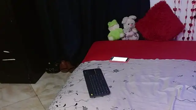 Latin Mature975 online show from March 2, 8:05 am