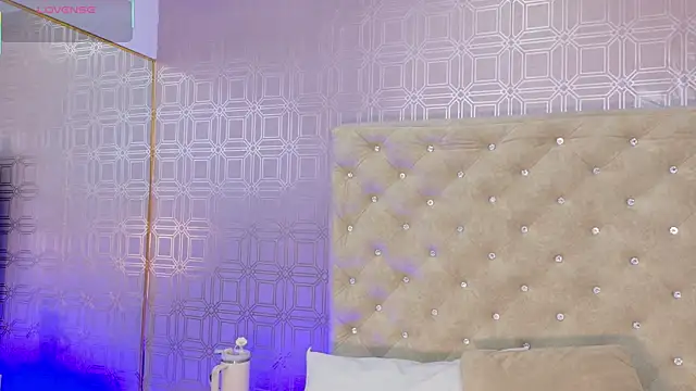 Snapshot of Sara_Desire chatting on September 10, 3:34 pm Sara Desire online show from September 10, 3:34 pm