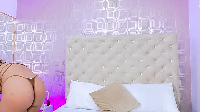 Snapshot of Sara_Desire chatting on September 12, 12:16 pm Sara Desire online show from September 12, 12:16 pm