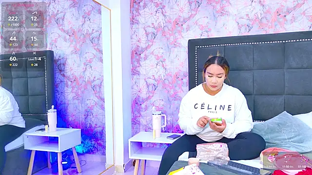 Snapshot of Sara_Desire chatting on September 23, 12:19 pm Sara Desire online show from September 23, 12:19 pm