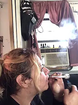 allissonw13 online show from January 4, 11:17 pm