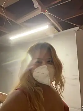 Snapshot of allissonw13 chatting on January 18, 8:18 am allissonw13 online show from January 18, 8:18 am