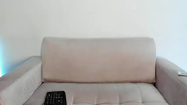 Lilacutte  online show from December 13, 4:33 am