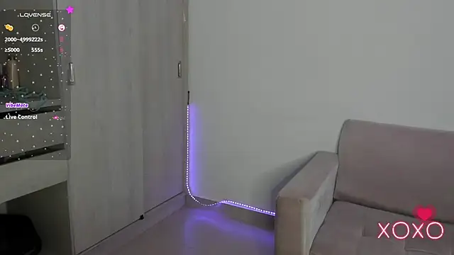 Lilacutte  online show from October 22, 8:14 am