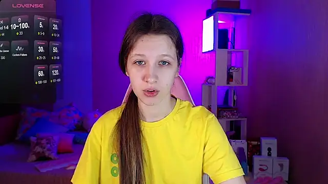 Snapshot of ur_kitty__ chatting on December 16, 1:32 pm ur kitty online show from December 16, 1:32 pm