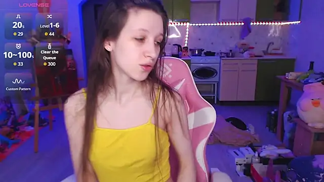 Snapshot of ur_kitty__ chatting on April 25, 1:03 pm ur kitty online show from April 25, 1:03 pm