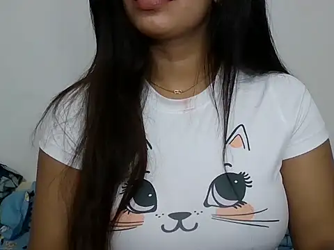 Snapshot of sparkling_queen chatting on February 5, 6:24 am sparkling queen online show from February 5, 6:24 am