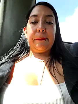 Bella keny online show from December 3, 5:33 pm