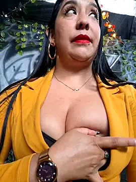 Bella keny online show from December 5, 7:21 pm