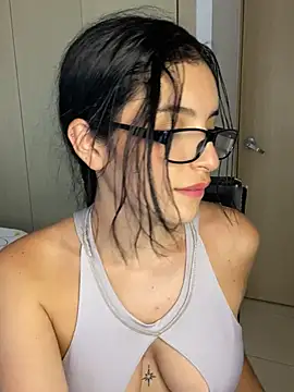 dakota le online show from March 13, 5:07 pm