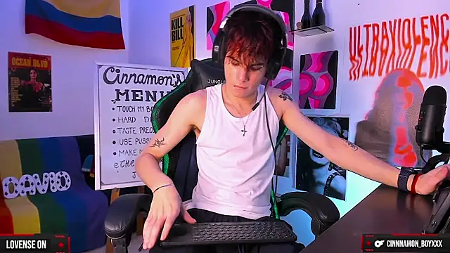 cinnamon boyxxx online show from December 17, 4:56 am