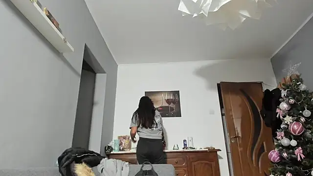 SexxyMeriem online show from December 10, 5:00 pm