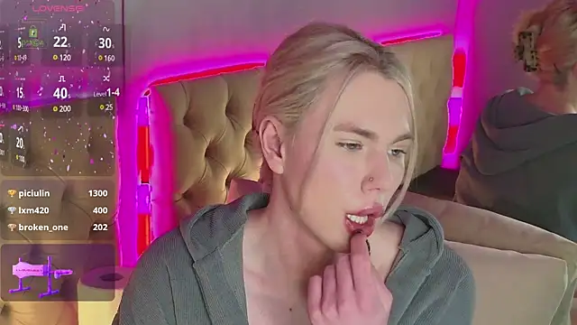 DanielPaige  online show from February 5, 7:42 pm