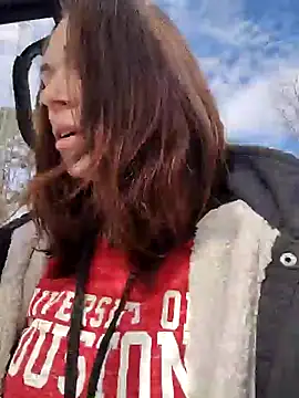 Genevieve143 online show from January 21, 6:45 pm