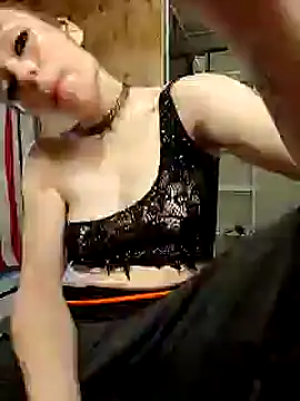 Genevieve143 online show from February 21, 4:37 pm