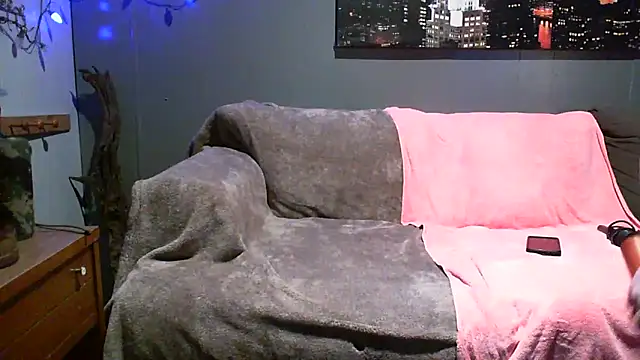 Genevieve143 online show from March 21, 7:33 am