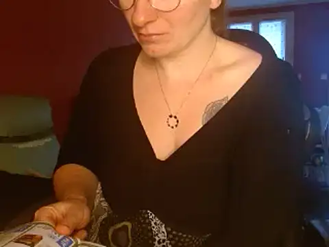 cruellaculdenfer67 online show from December 17, 8:12 am