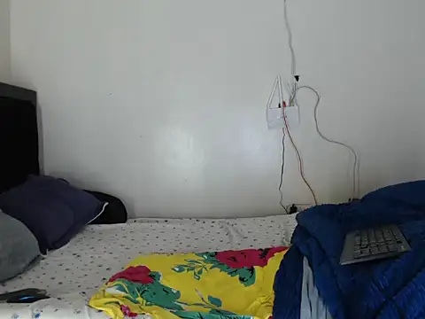 Snapshot of island_girls22 chatting on September 18, 1:13 pm island girls22 online show from September 18, 1:13 pm