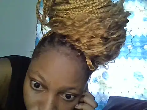 Midnight Clique  online show from November 16, 9:48 am